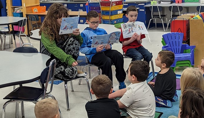 Mrs. McCoy&#39;s Students Read to Kindergarten Students